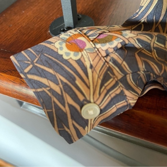 Loft White Long Sleeve Top button up  Print Size small - Picture 7 of 11